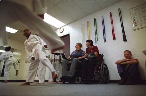 x00037_9.jpg (17171 bytes)