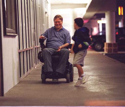 x00100_9.jpg (22917 bytes)